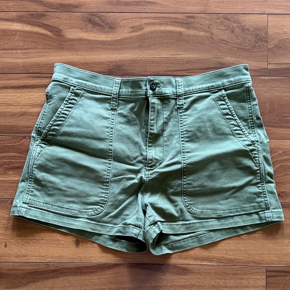 Madewell Olive Green Women’s Utility Shorts